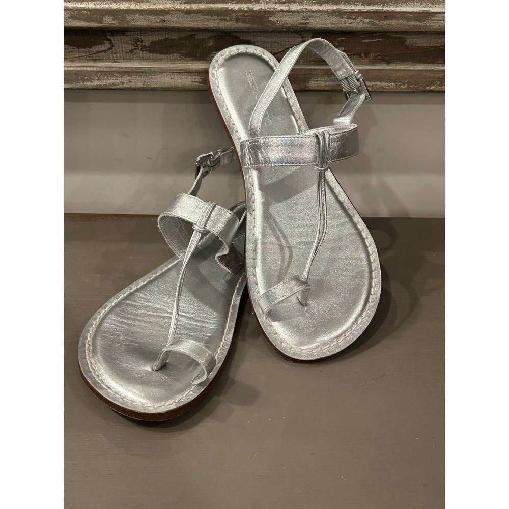 Bernardo Women's Maverick 2 Toe Ring Leather Sandals US 9.5M Metallic Silver